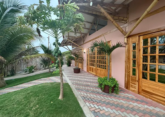 Sirena'S Beach & Surf Club
