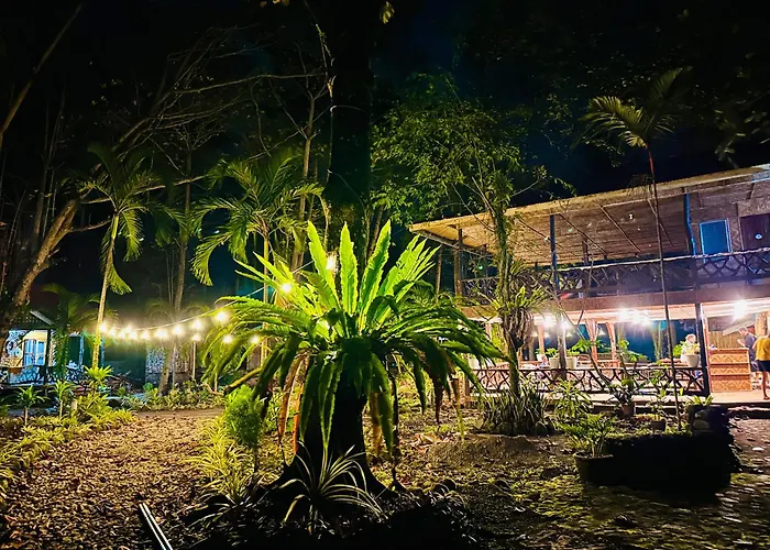 Playa Del Fuego Camiguin Beach Hostel & Resort