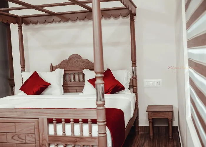 Athirappily Sreenilayam Heritage Resort