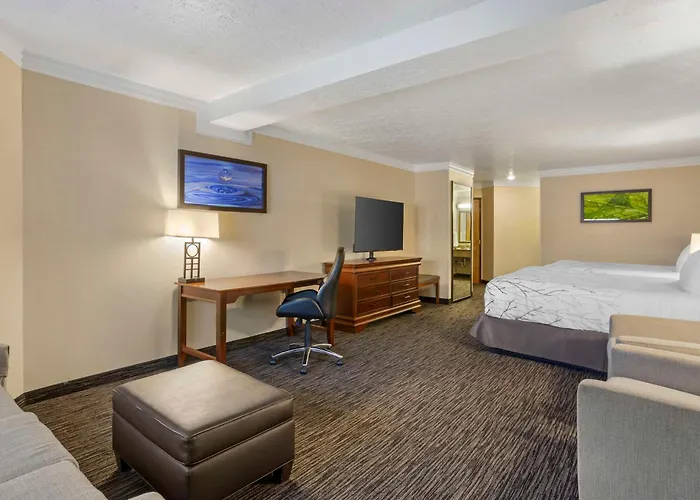 Best Western Plus Landmark Inn