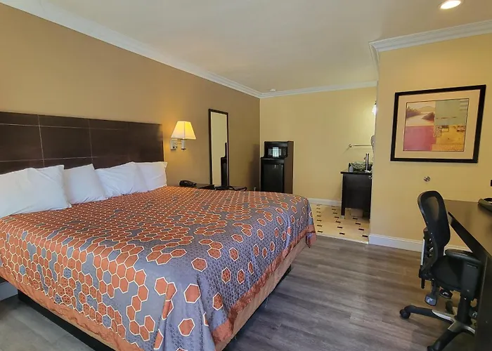 Marinwood Inn & Suites