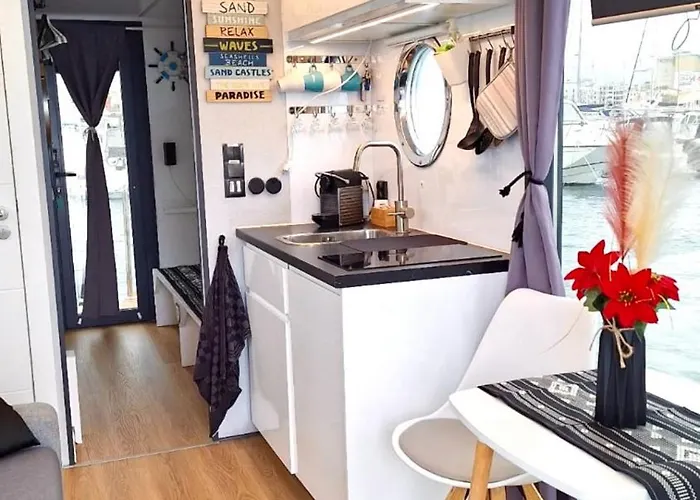 Houseboat Seabreeze
