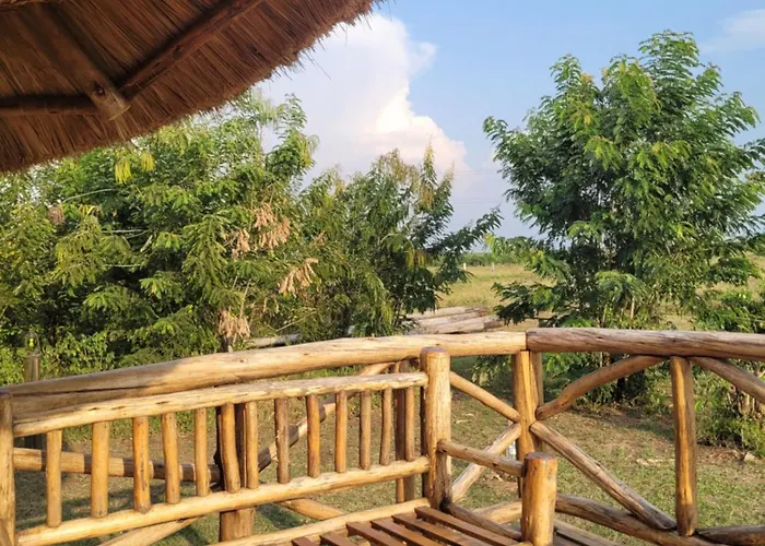Songbird Safari Lodge & Campsite