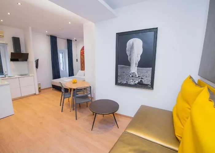Summer Me - Corfu Downtown Apartments