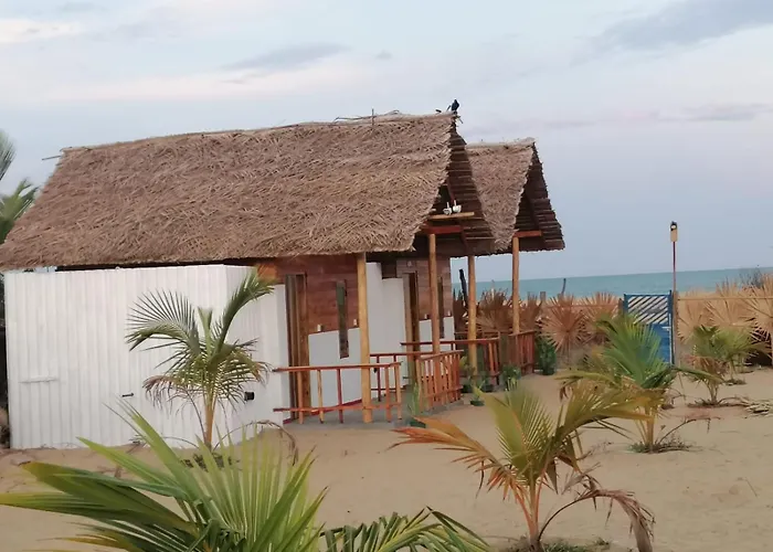 Amwaj Blue Cabana Arugambay
