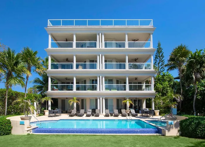 Seabreeze 8 - Luxury 4-Bedroom On Seven Mile Beach