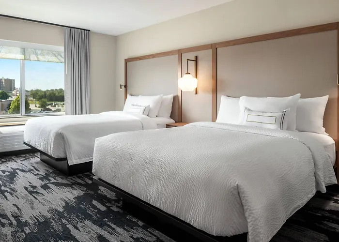 Fairfield Inn & Suites By Marriott Milwaukee West