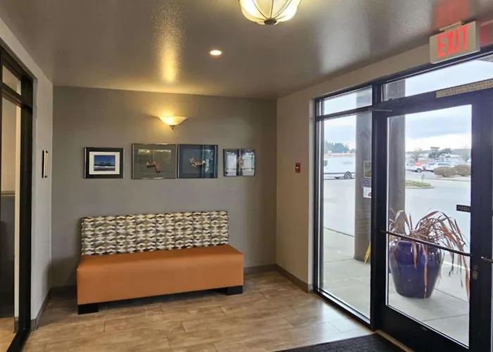 Edgewater Inn And Suites, An Ascend Collection Hotel