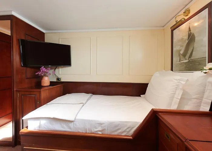 Costa do Sal Hotel Boat Lounge
