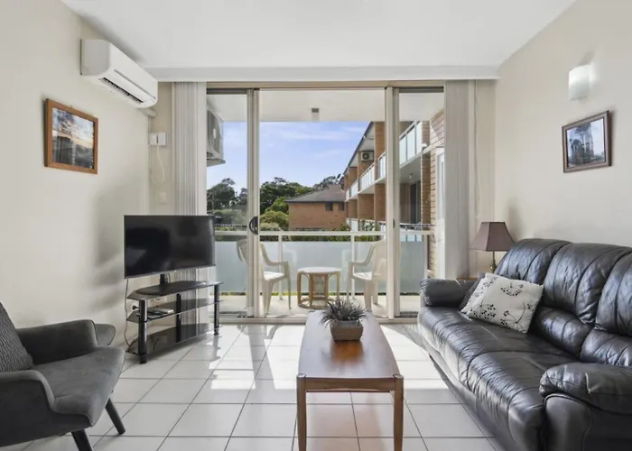 Ocean Parade 4 - Affordable, Pool, Spa, Cafes, Sleeps 4