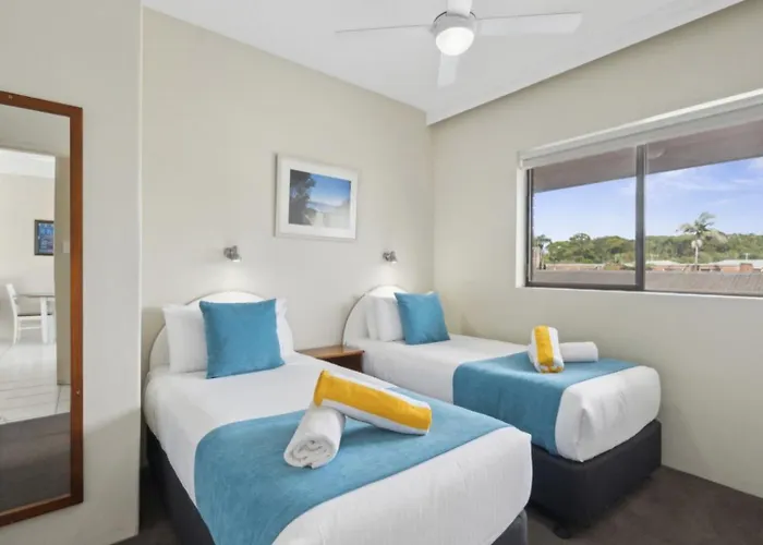 Ocean Parade 4 - Affordable, Pool, Spa, Cafes, Sleeps 4