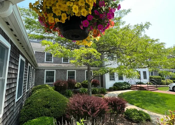 Chatham Wayside Inn