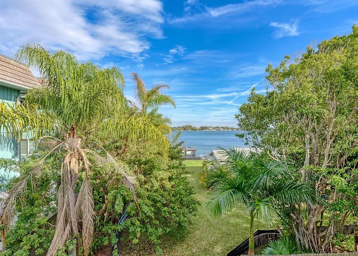 Anna Maria Island Beach Palms 8B
