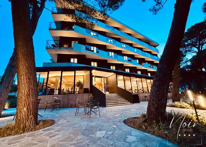 Hotel Noir - Free Brunch & Breakfast Until 13-00 - Vicinissimi A Mirabilandia