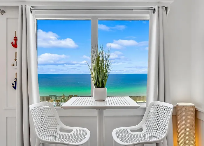 Stunning Condo In Pinnacle Port, Panama City Beach