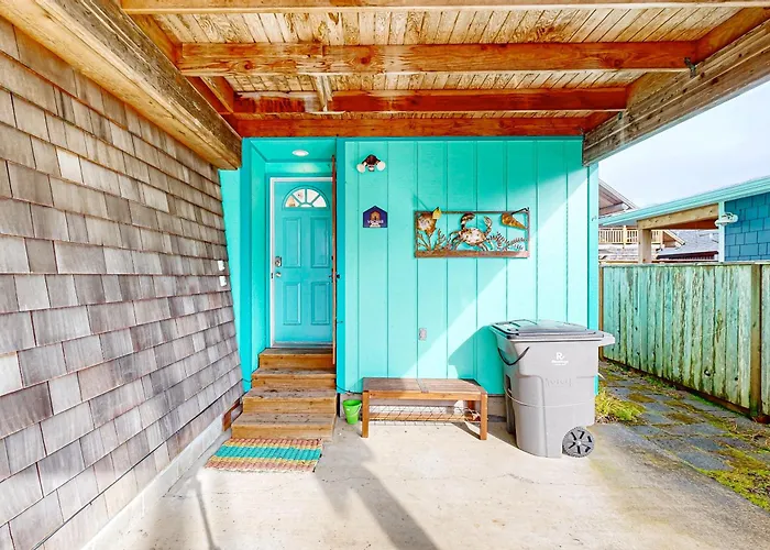Hallie Hideaway