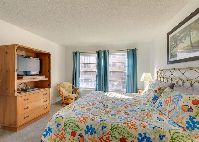 Central Cocoa Beach Condo W/ View, Steps To Beach!