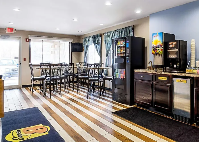 Super 8 By Wyndham Pittsburgh/Monroeville