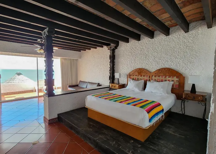 Las Rocas Resort&Spa