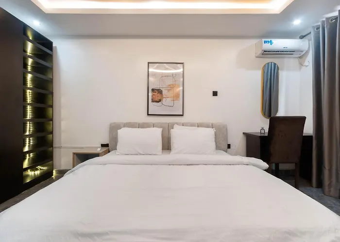 Luxury 3 Bedroom Apartment Victoria Island Lagos With Swimming Pool Play Station 5 Netflix