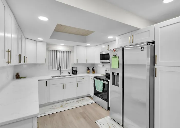 Freshly Renovated Gulf Front Condo With Hot Tub & Sunset Views