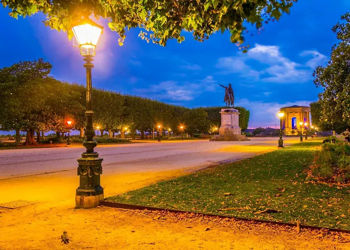 Hotel D'Aragon - Place De La Comedie