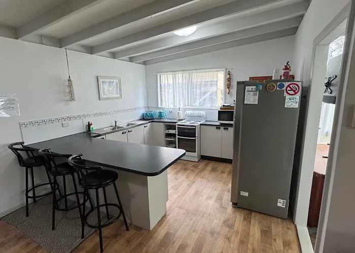Dog-Friendly Beach House On A Quiet Family Street