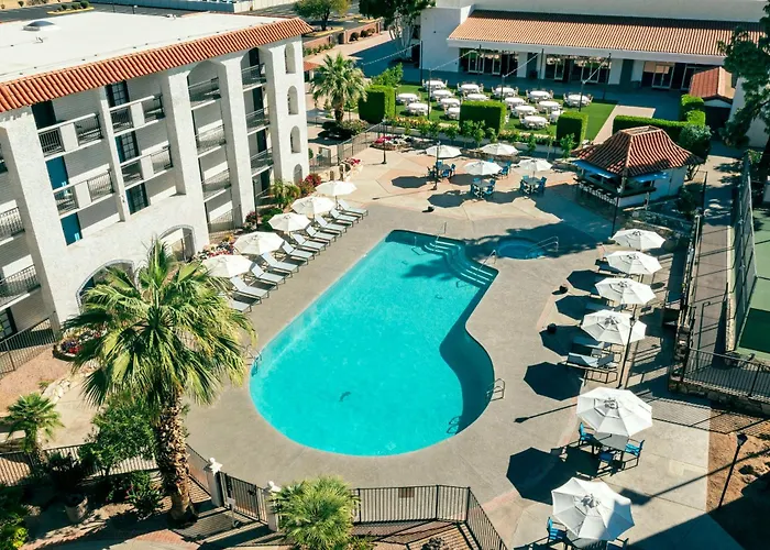Embassy Suites By Hilton Scottsdale Resort