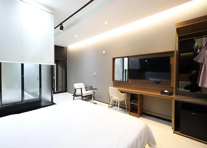 Almond Hotel Busan Station