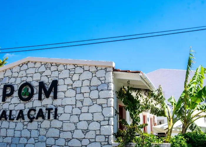 Pom Alacati Boutique Otel