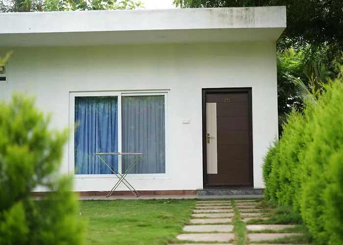 Kaadgal Resort