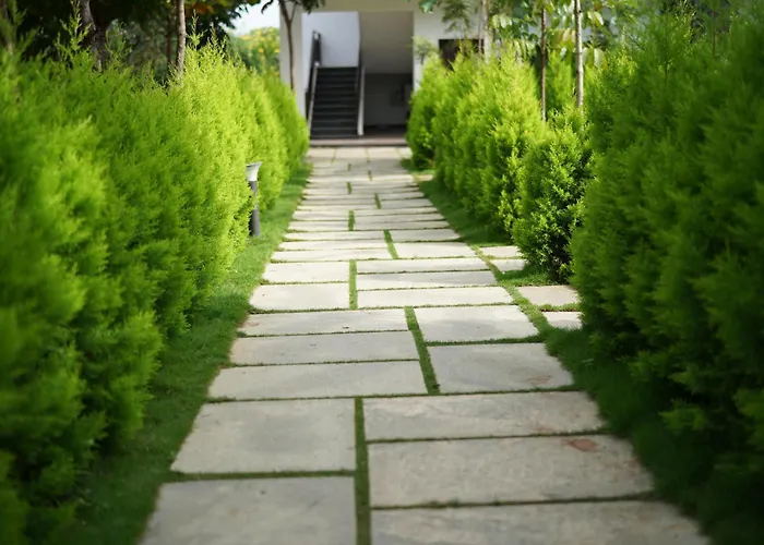 Kaadgal Resort