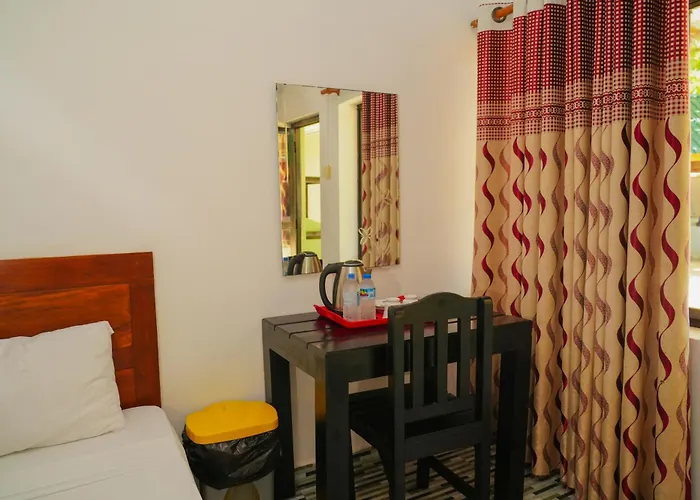 Golden Beach Hotel & Restaurant