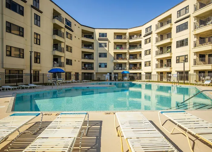 Seabatical-Oceanfront -Pools ,Hot Tub, Sauna #203