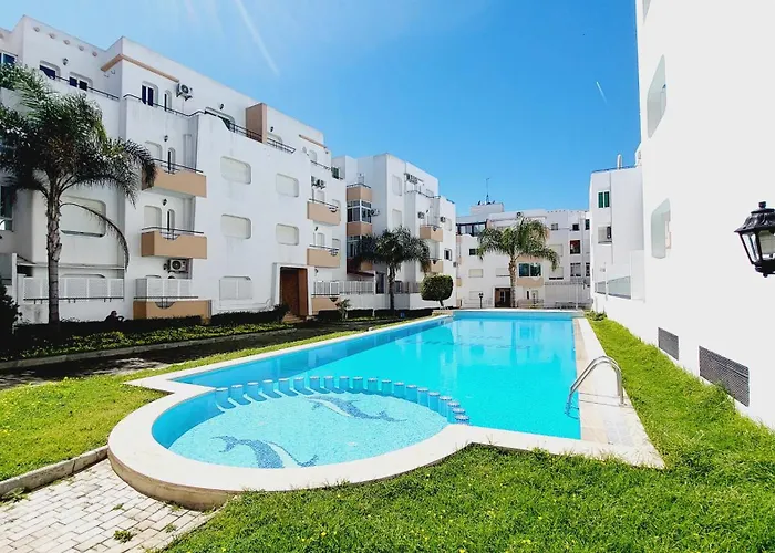 Appartement Avec Piscines, Vue Sur Mer Et Acces A La Plage A Achakar Hill, Tanger.