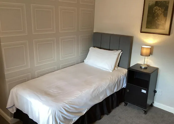 Oyo Rayanne House Guest Accommodation