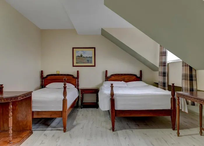 Empire Hotel