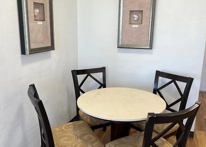 Flamingo Inn Beachfront - Daytona Beach