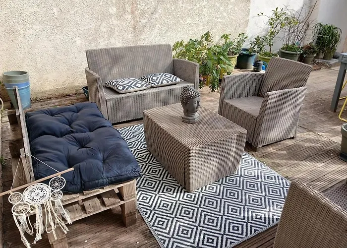 Agreable Maison De Ville Avec Patio