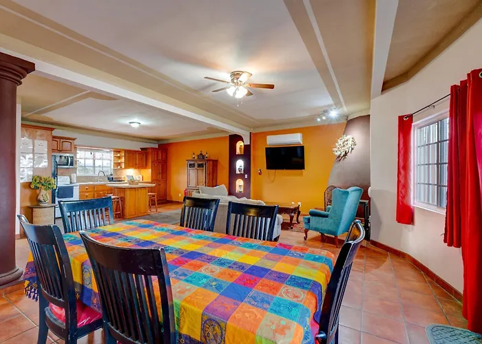Casa Del Mar-- Sleeps 16, Pool, Ac, Wi-Fi, Near Malecon