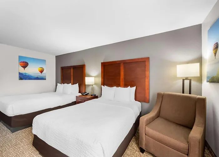 Clarion Pointe Apex - Holly Springs