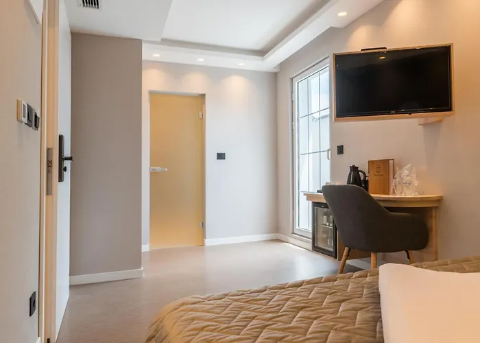 Emilia Lux Rooms