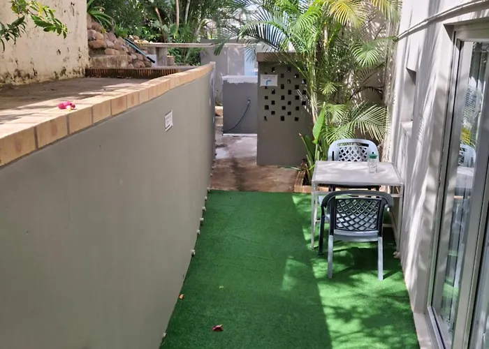 Close To The Sea - Ground Floor En-Suite Room With Kitchenette & Own Entrance