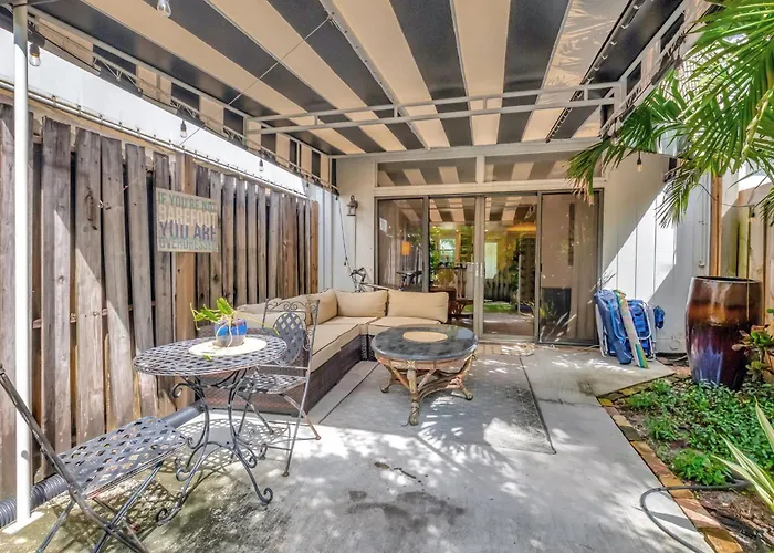 Magnificent Beach Townhome Steps From Atlantic Ave