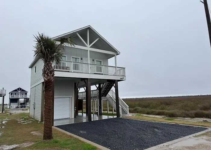 Beach House With Breathtaking Sunsets - Perfect For Couples And Families!