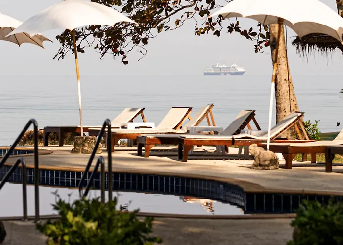 Lipa Lodge Beach Resort