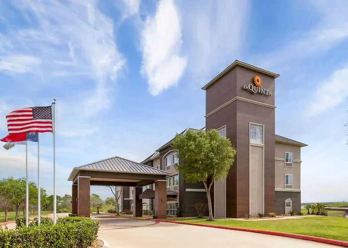 La Quinta By Wyndham Angleton