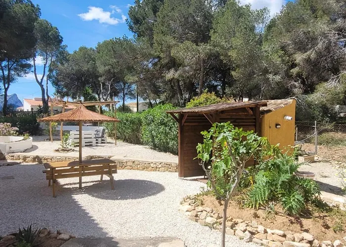 Casa Caledonia - Appartement dans villa avec jardin arboré et piscine à 500 M de la mer