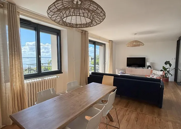 maison vue mer avec terrasse