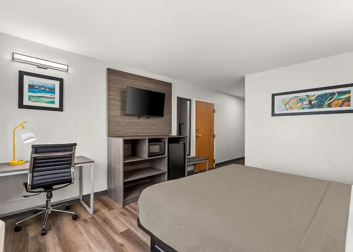 Quality Inn & Suites Biloxi - Ocean Springs